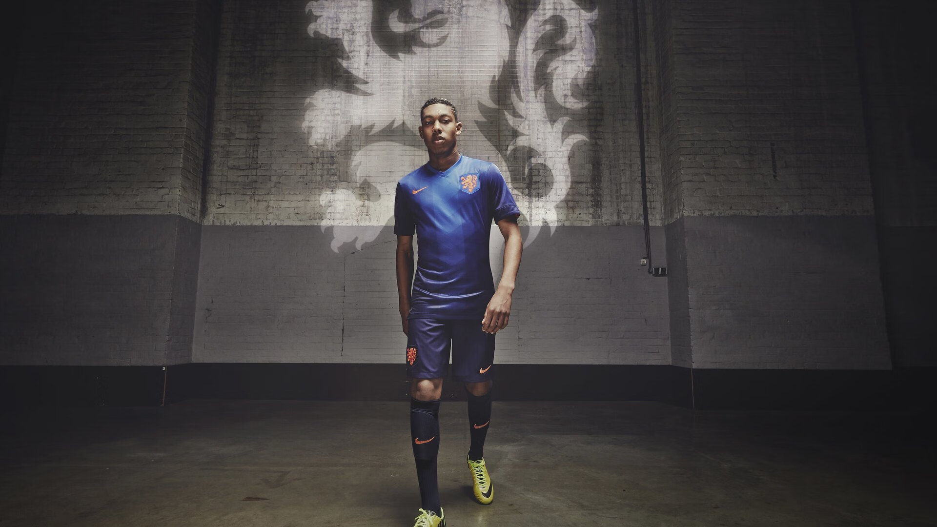 九游互动体验-“马科斯·莫奇：阿根廷美洲狮队的后防新星，未来潜力无限”